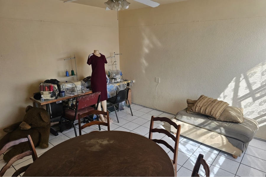 2 Bedroom Property for Sale in Fairfield Estate Western Cape